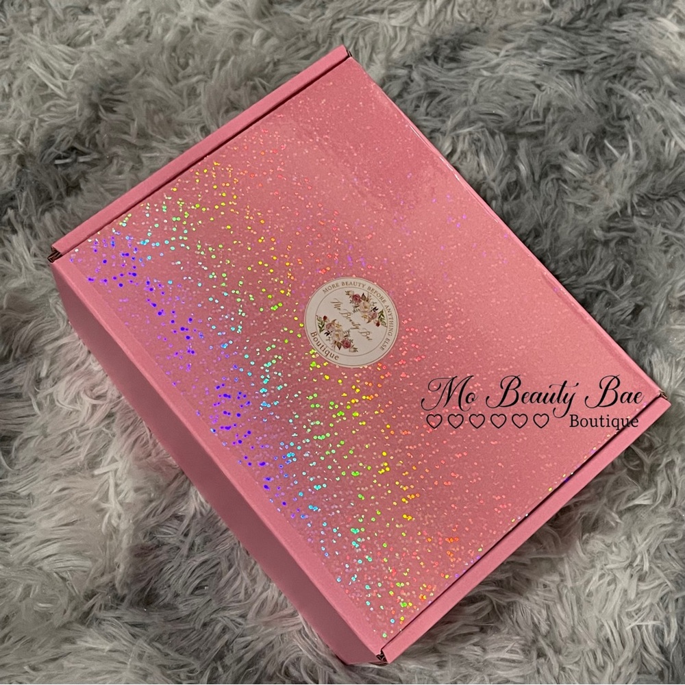 Boutique Surprise Gift Box - Picture 3 of 11